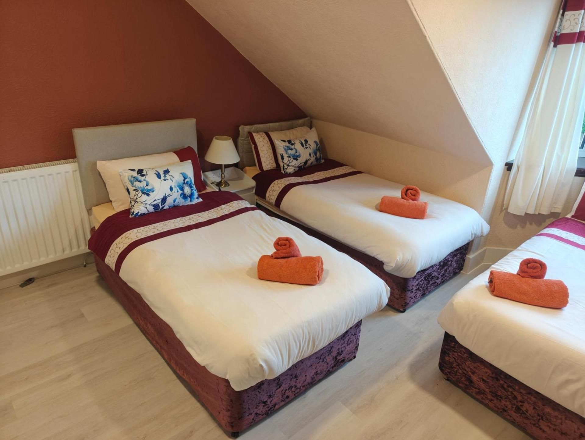 Standard Twin Room Private External Bathroom