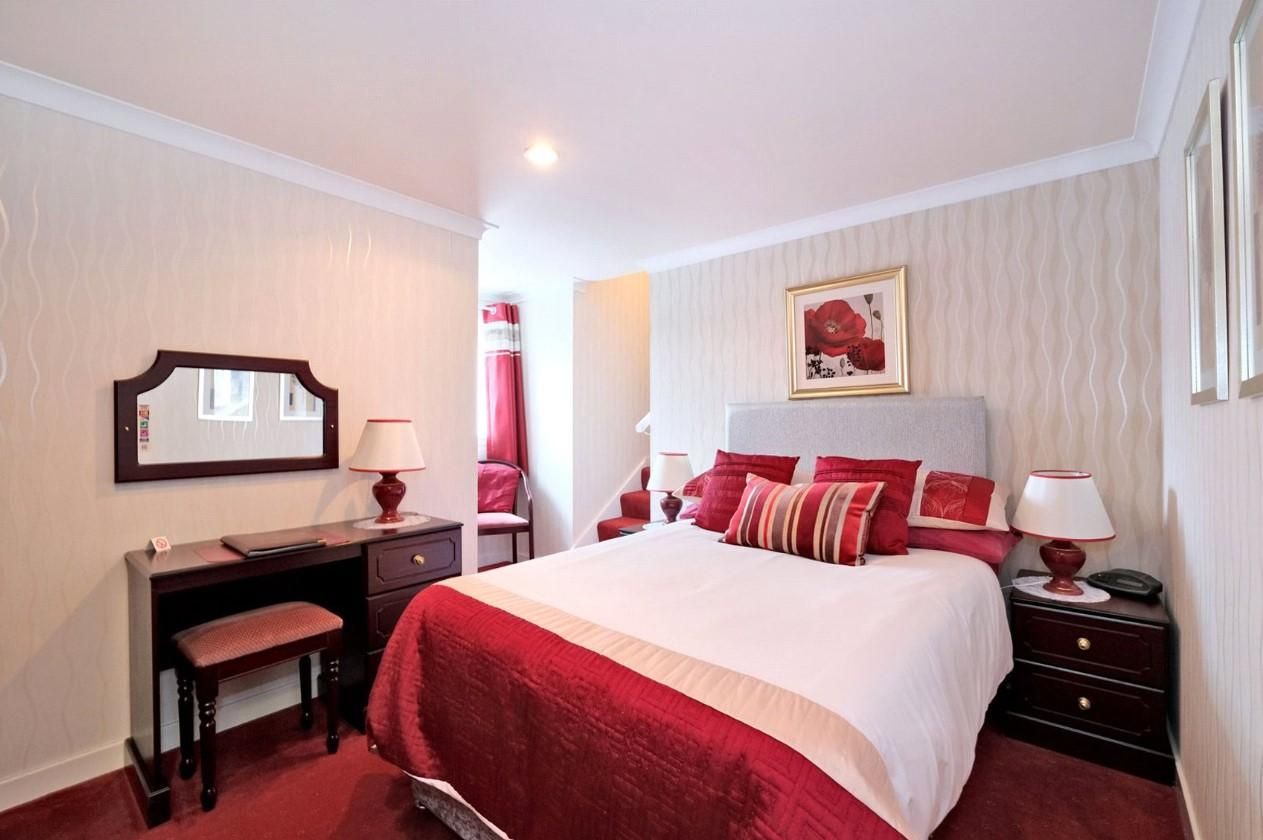 Double Room with Ensuite Bathroom