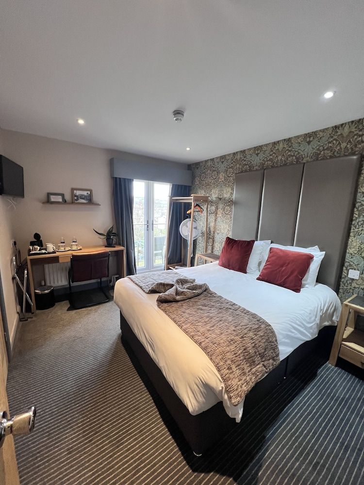 Comfort Double Room, 1 Double Bed, Balcony, Hill View
