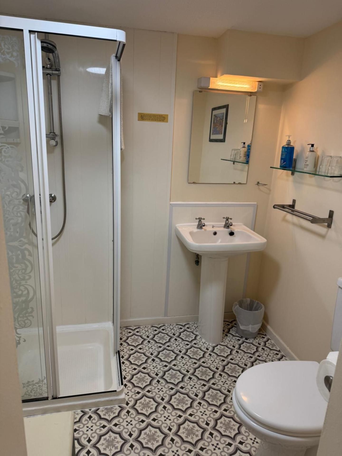 Marlow Lodge Hotel Economy Double Room 2