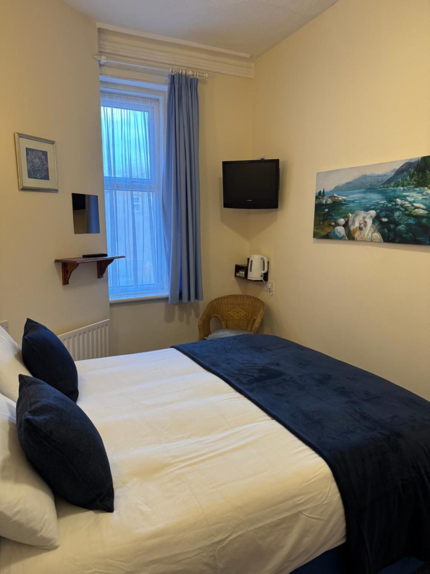 Double Room with King Bed