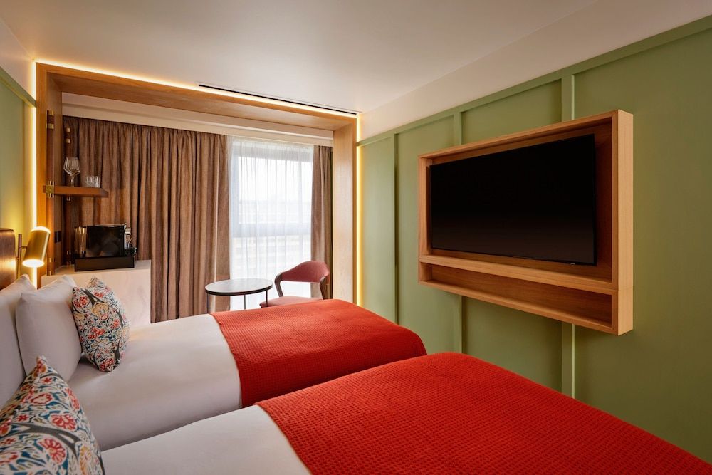 Deluxe Room, 2 Twin Beds, Non Smoking, City View