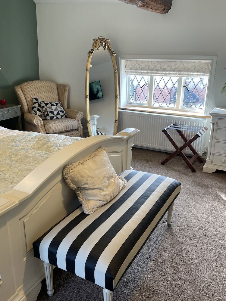 Eagle House- Award Winning B&B and Apartment Elite Room, 1 King Bed, Garden View 5