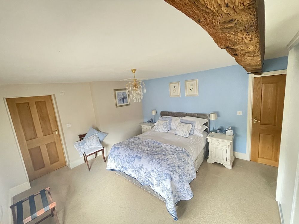Eagle House- Award Winning B&B and Apartment Deluxe Apartment, 1 King Bed, Garden View
