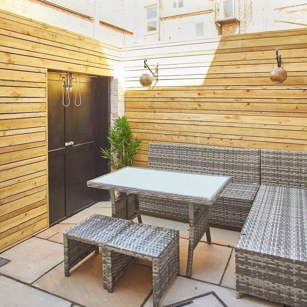 Host Stay Simba House