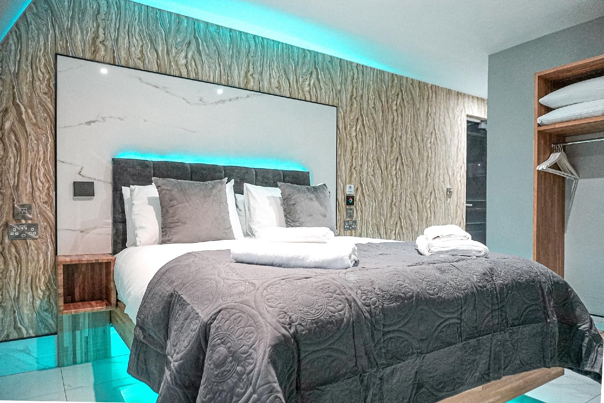 Exclusive-King-Ensuite with Shower