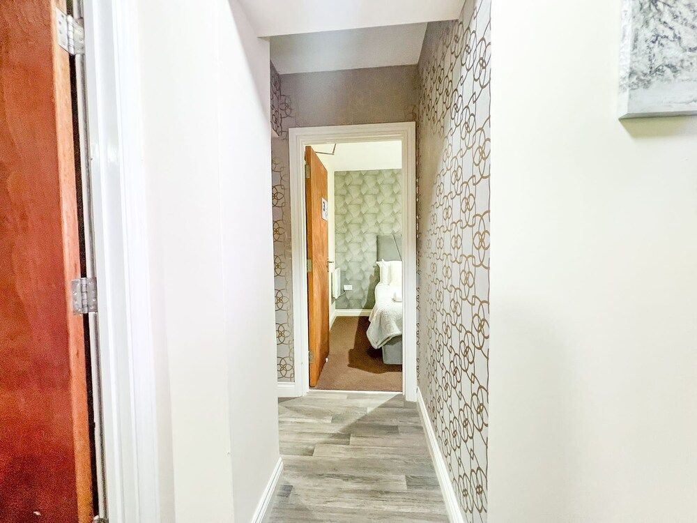 Baxter House Comfort Double Room, Shared Bathroom (Ground Floor) 15