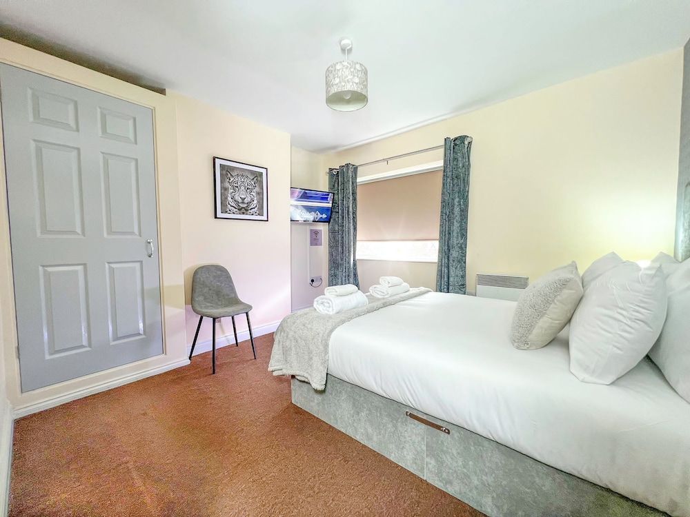 Baxter House Comfort Double Room, Shared Bathroom (First Floor) 5