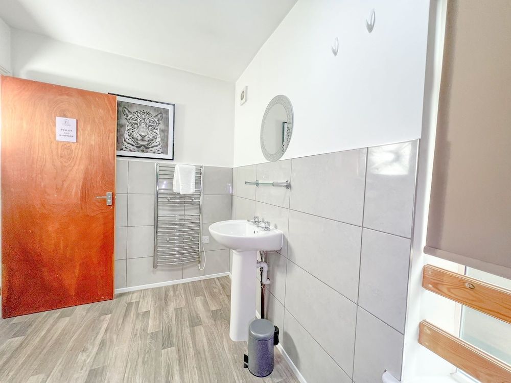 Baxter House Comfort Double Room, Shared Bathroom (First Floor) 16