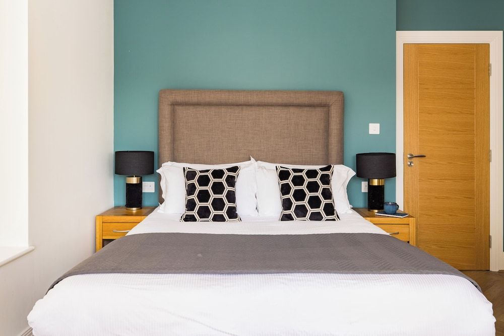 One Bedroom Apartment