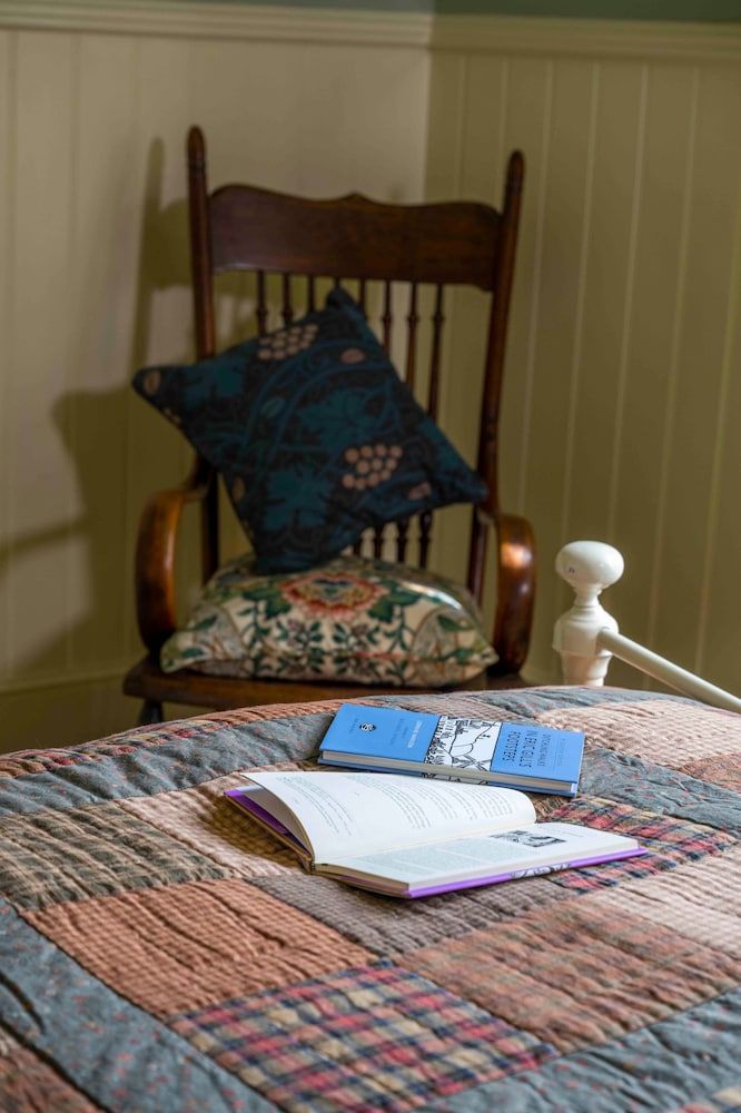 Long Man Inn Double Room 6