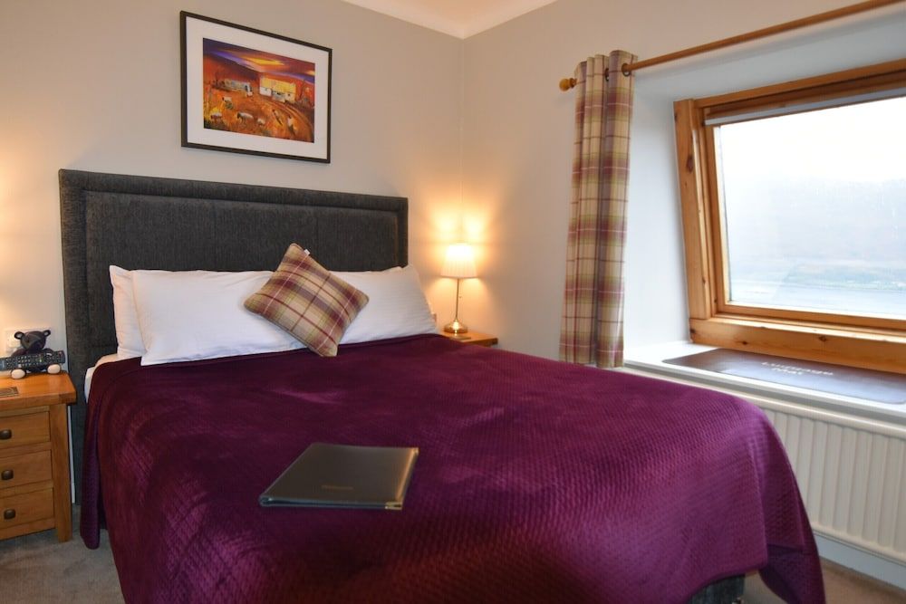 Double Room, Lake View (Otter)