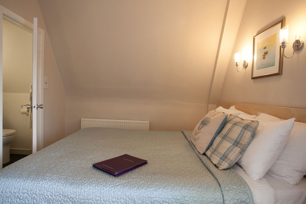 Double Room, Lake View (Gull)