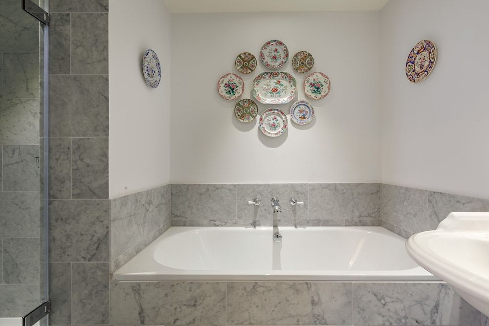 The Dial House Deluxe Double Room 9