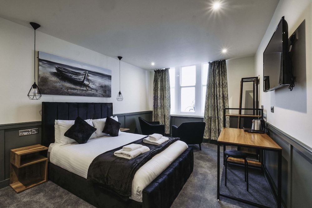 The Royal Bar & Shaker Premium Double Room 2