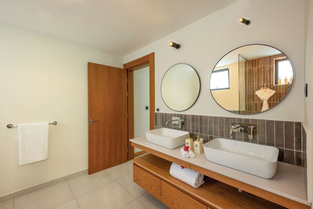 Legend Hill Resort & Spa Legend Suite with Oceanview 4