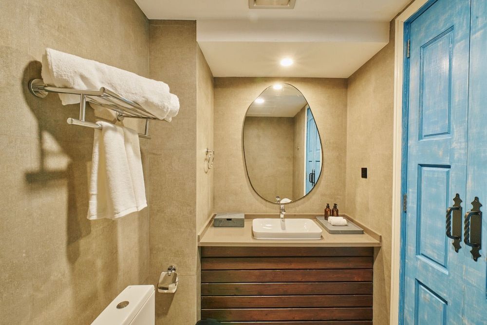 Beach Hotel Dhigurah Premium Double Room, Balcony, Sea View 4