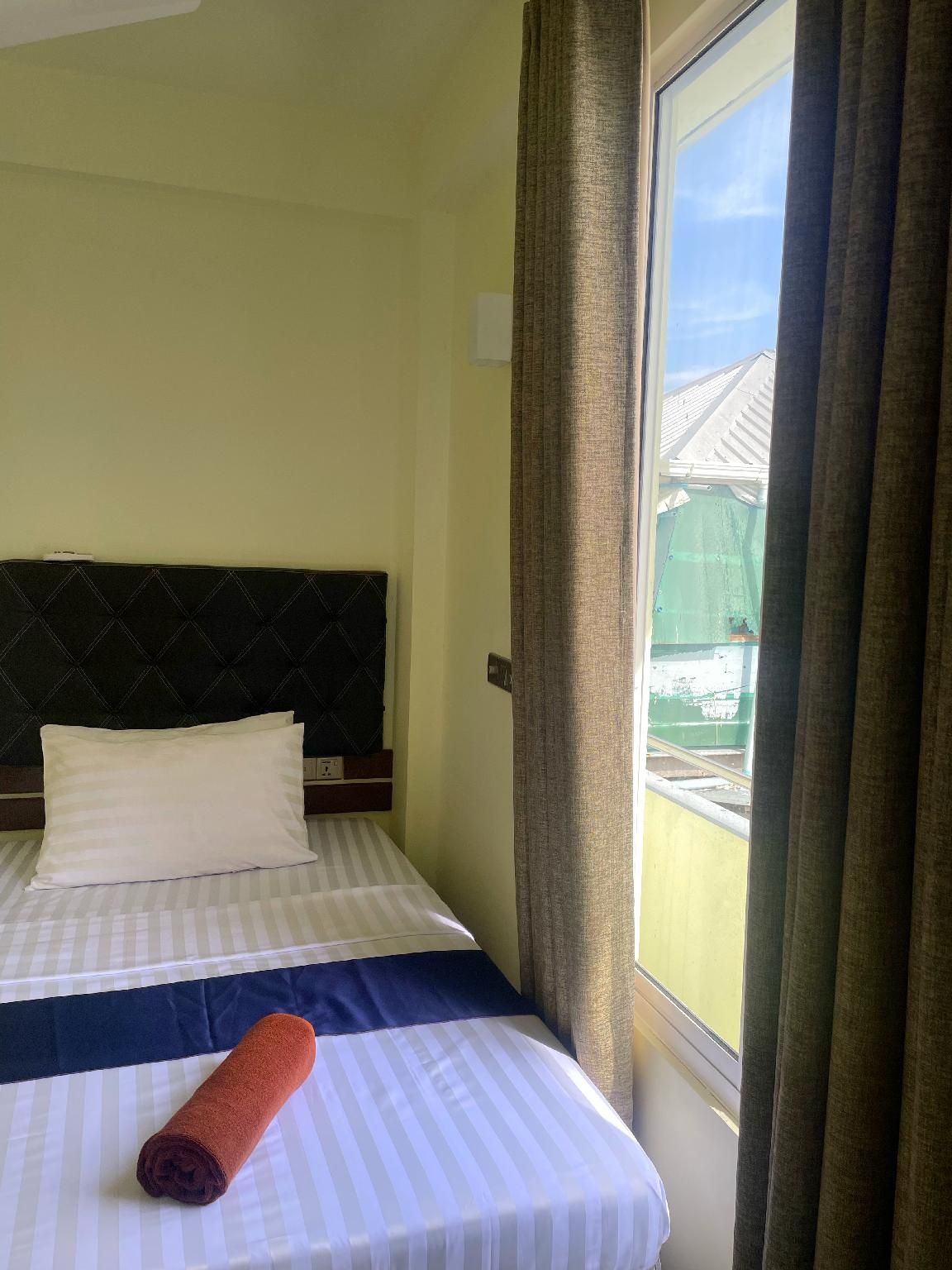 Oren Hotel Maldives Single Room 2