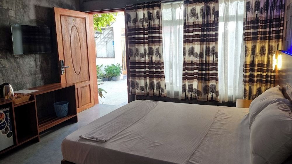 Avanti Surf & Stay Deluxe Double Room, Private Bathroom 2