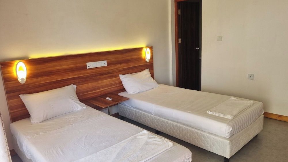 Avanti Surf & Stay Deluxe Double or Twin Room, 2 Twin Beds