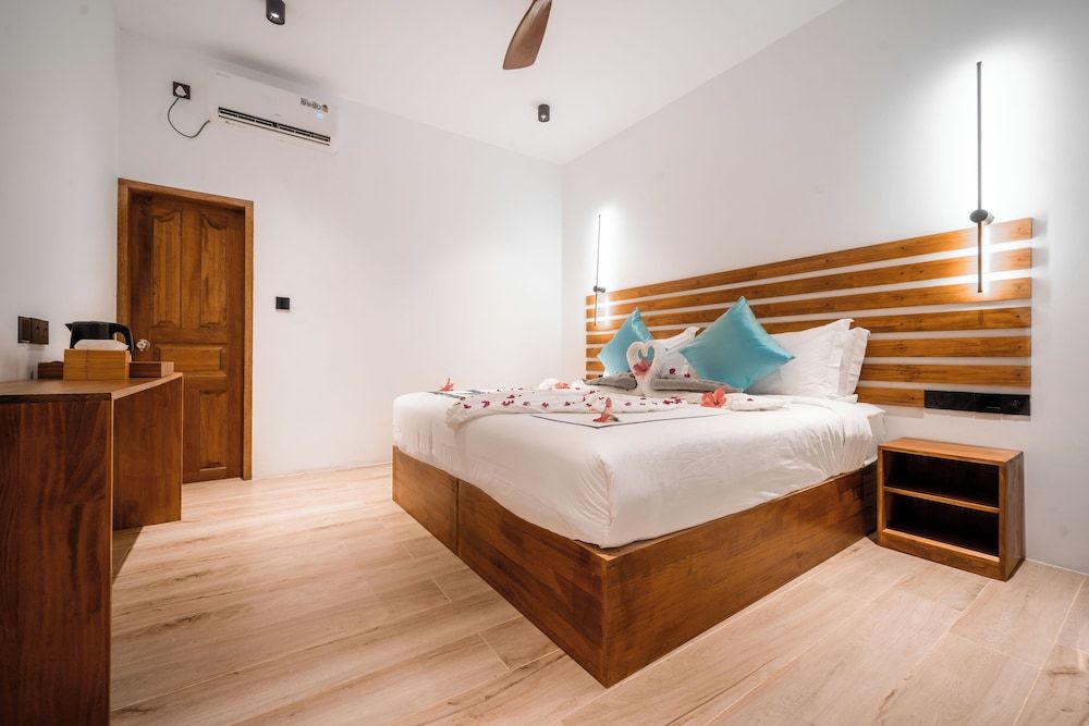 Oasis Dhigurah Deluxe Double / Twin Room, Garden View 2