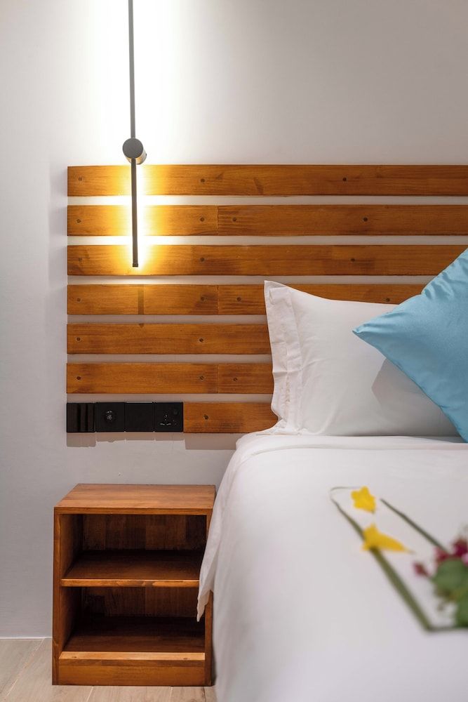 Oasis Dhigurah Deluxe Double or Twin Room 5