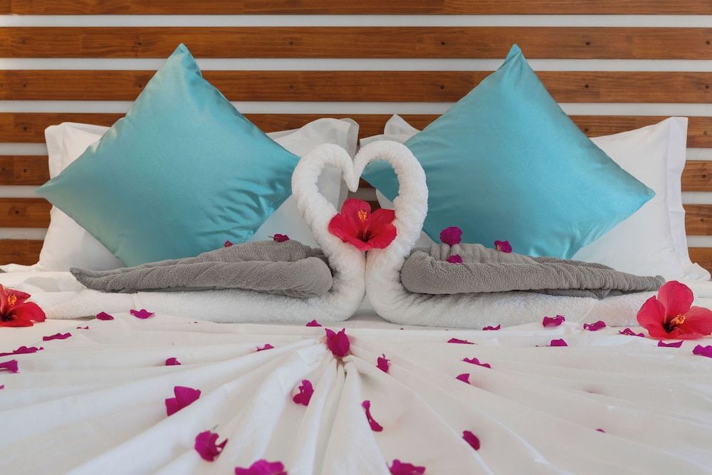 Oasis Dhigurah Deluxe Double / Twin Room, Garden View 4