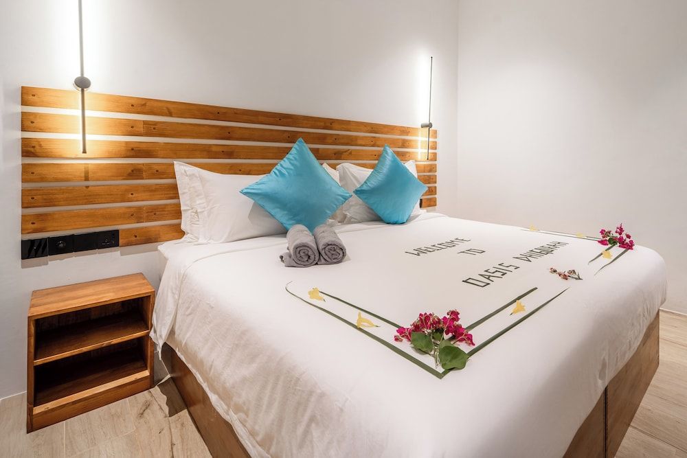 Oasis Dhigurah Deluxe Double or Twin Room 3