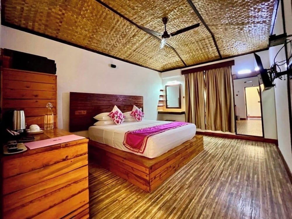 Deluxe Double Room, Private Bathroom, Garden View