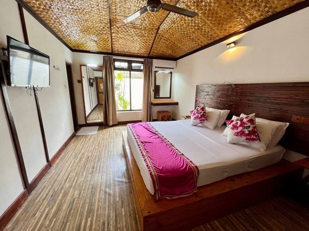 Deluxe Double Room, Private Bathroom, Garden View