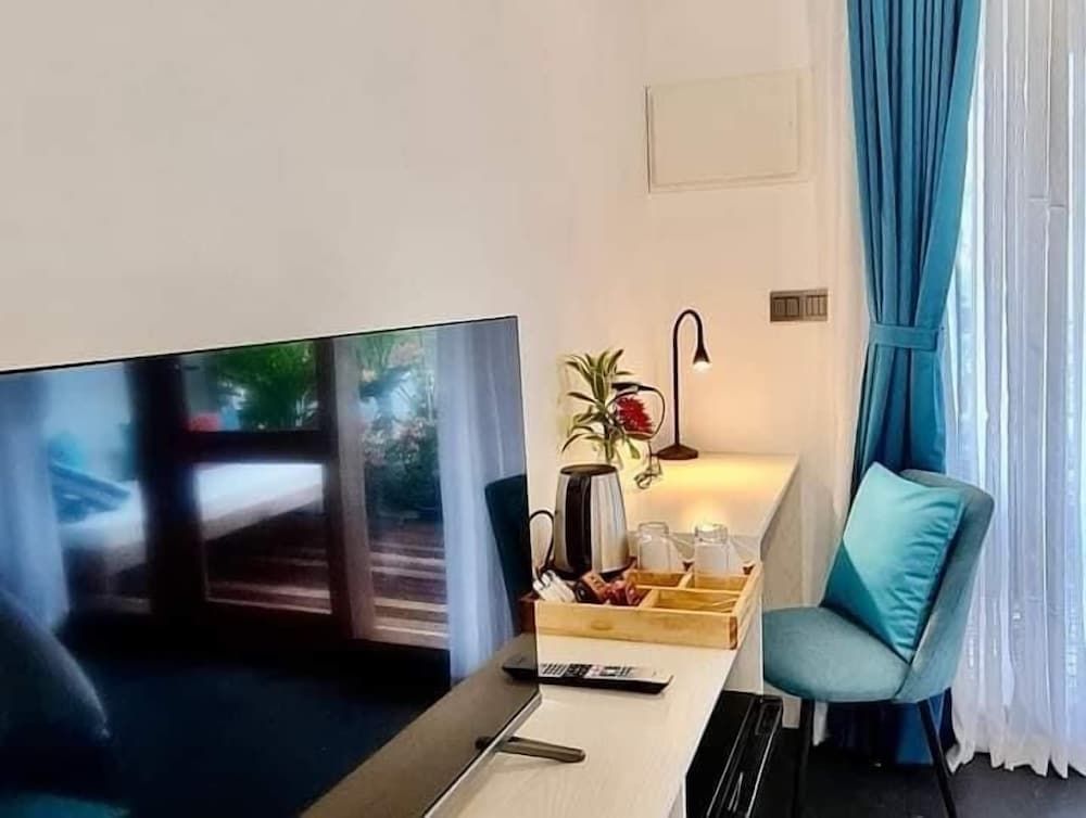 Seaside Dhigurah Deluxe Villa, 1 Bedroom, Garden View 6