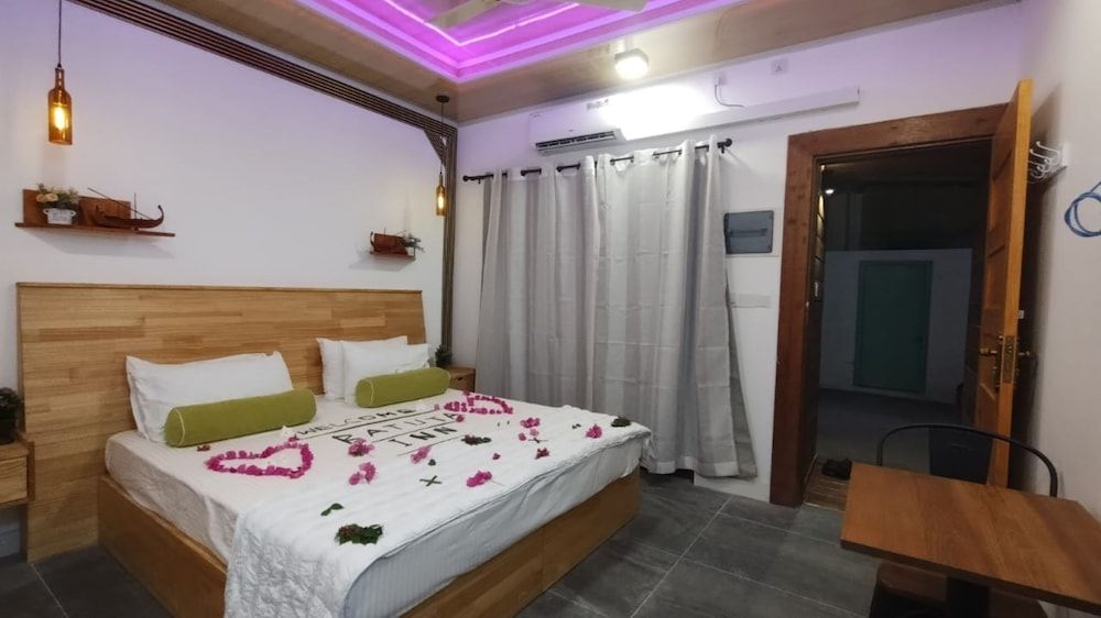 Batuta Maldives Inn Deluxe Double or Twin Room, Balcony 5