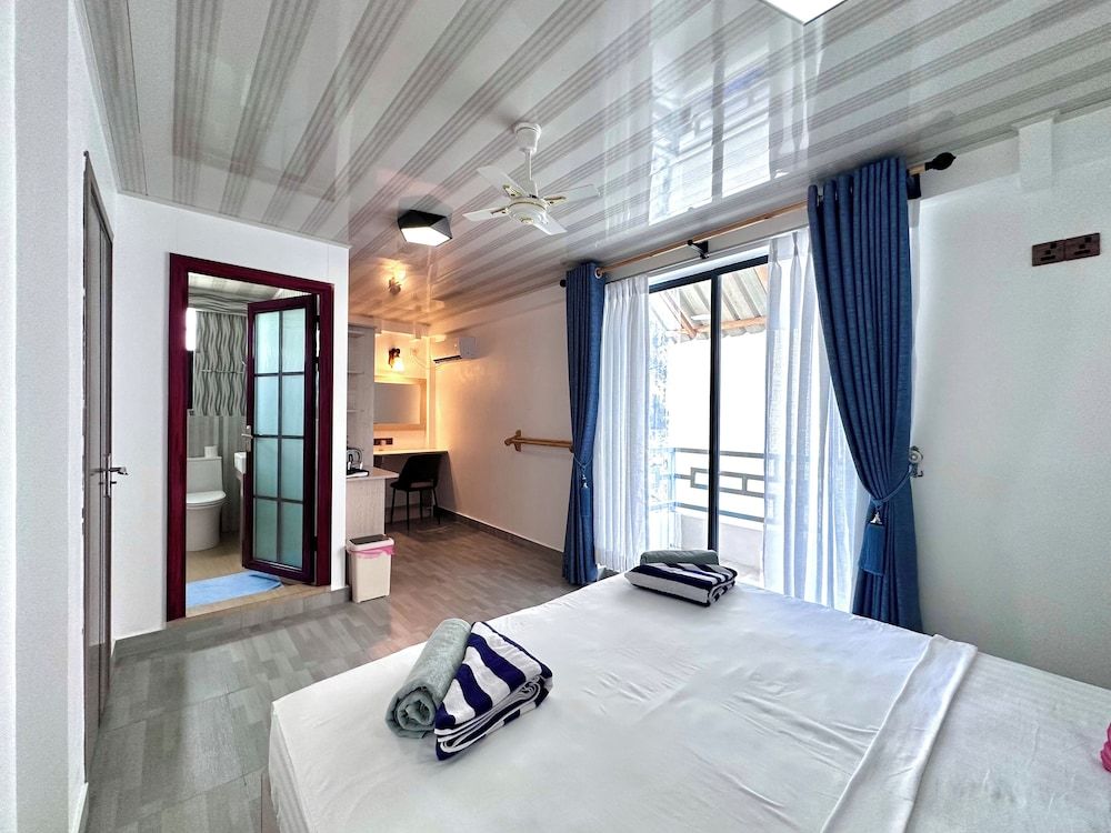 Galaxy Sunrise Guesthouse Deluxe Double Room 4