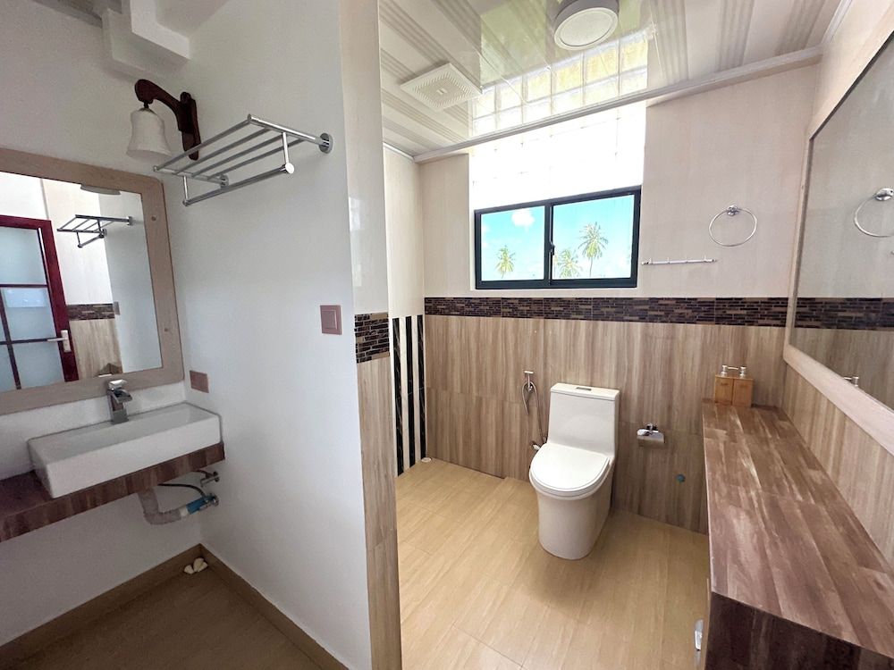 Galaxy Sunrise Guesthouse Superior Triple Room 11