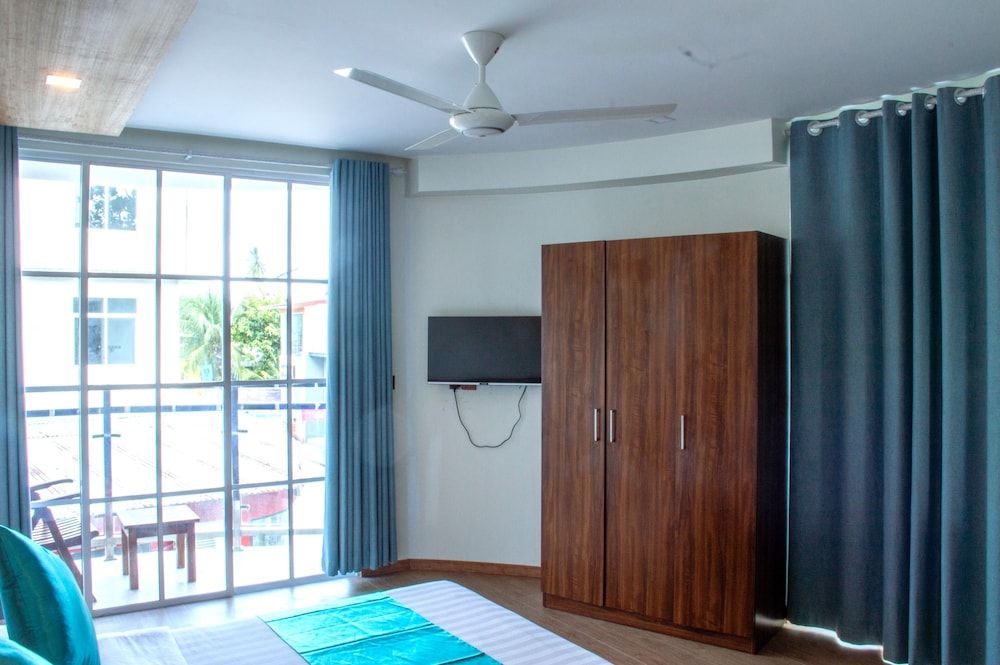 Maaniya Palace Deluxe Double Room 9