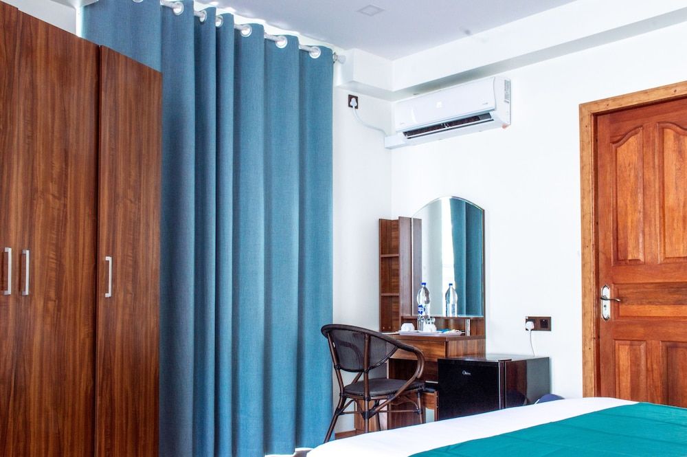 Maaniya Palace Deluxe Double Room 8