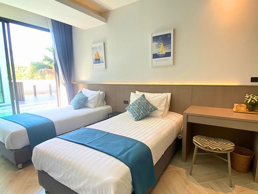 Sand Dance Hotel Standard Twin Pool Access Room