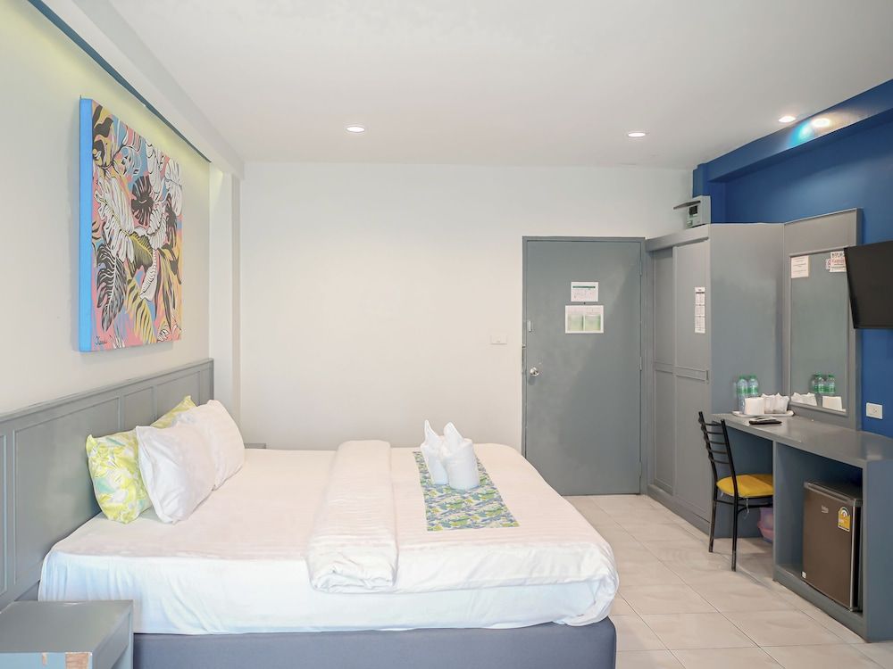 Xanadu Hotel Deluxe without Balcony 6