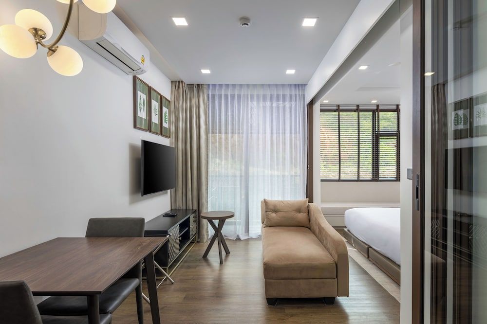 The Proud Karon Beach Phuket Trademark Collection By Wyndham Premier Room, 1 King Bed 7