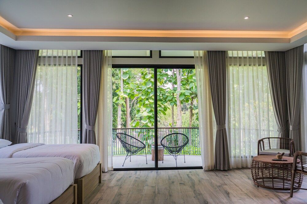 Villa De Leaf River Kaeng Krachan Premier Quadruple Room 4