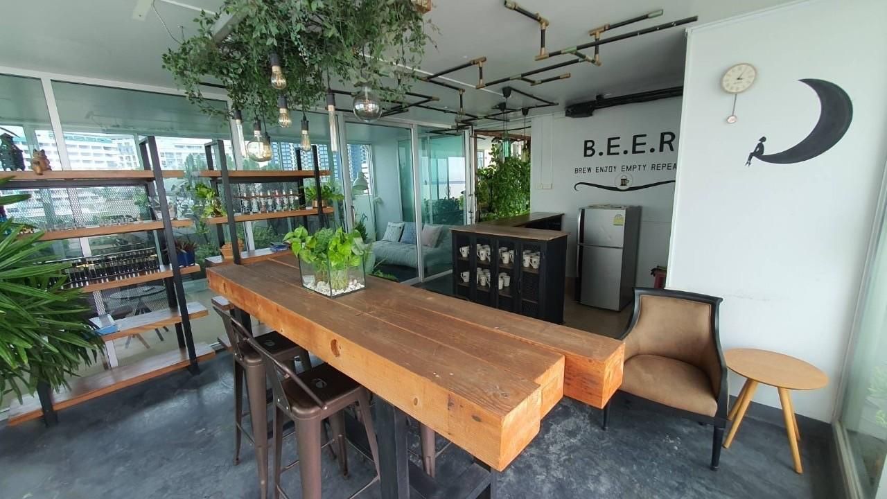 bar/lounge