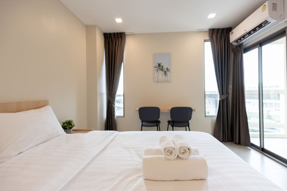 Good Nine Hotel Standard Room 2