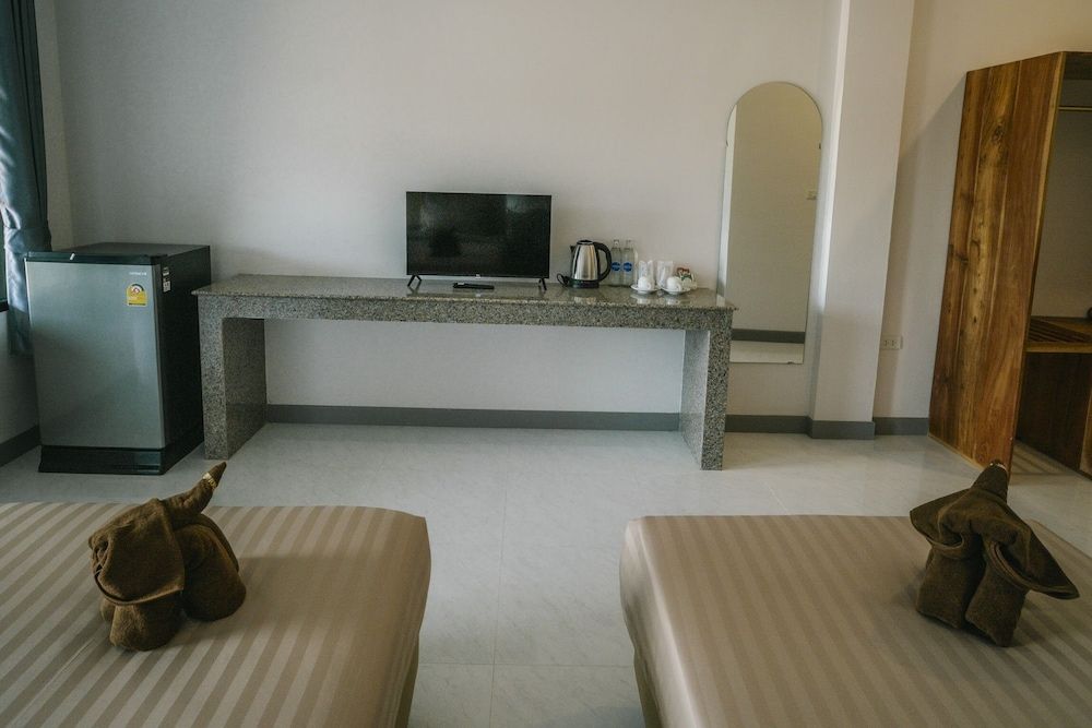 Chor Grandé Resort Deluxe Twin Room 5