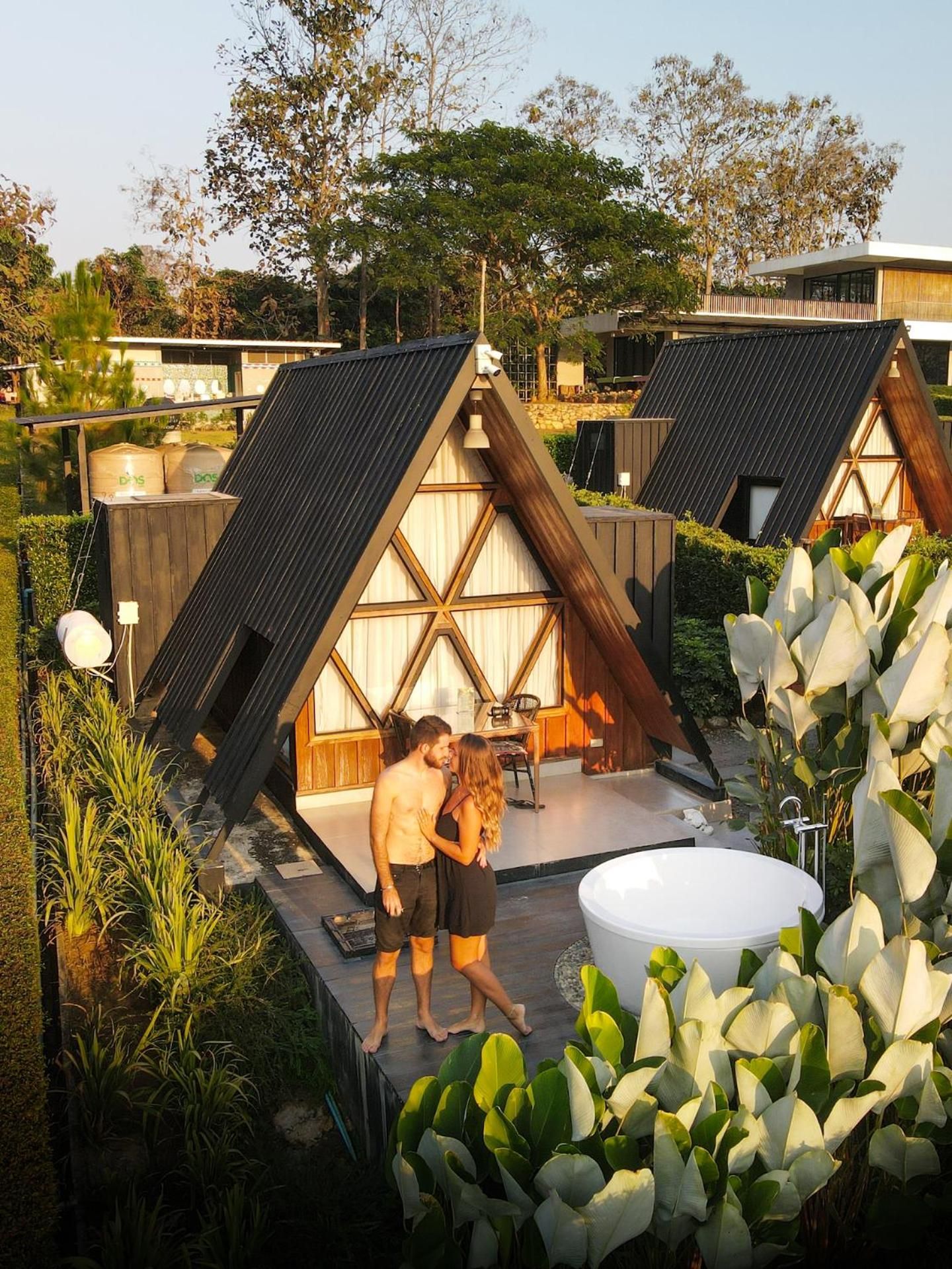 THE CAMPIAN Honeymoon H2 4