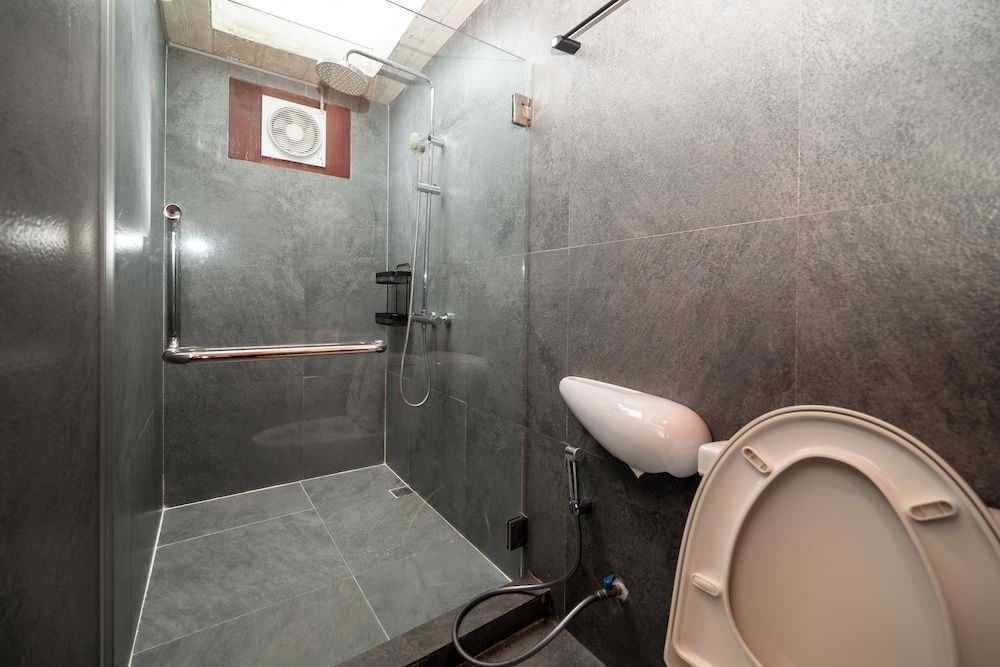 THE CAMPIAN Honeymoon H2 6