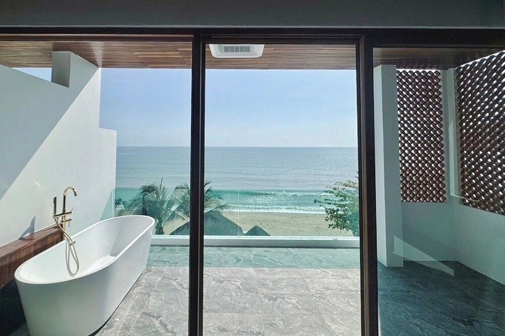 Hotel Villa Aokhanom Beachfront Deluxe Ocean View 3