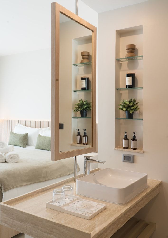 Niranapa Boutique Resort Deluxe Room, Pool View 9