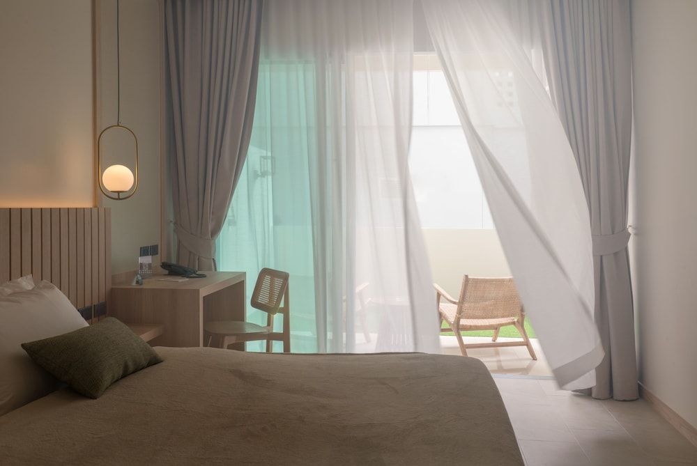 Niranapa Boutique Resort Grand Room 12