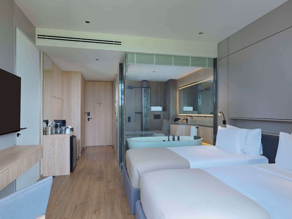 La Green Hotel & Residence Deluxe Room 2