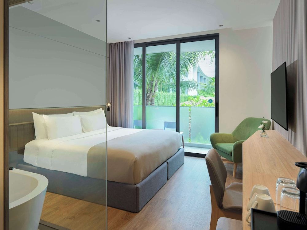 La Green Hotel & Residence Deluxe Room